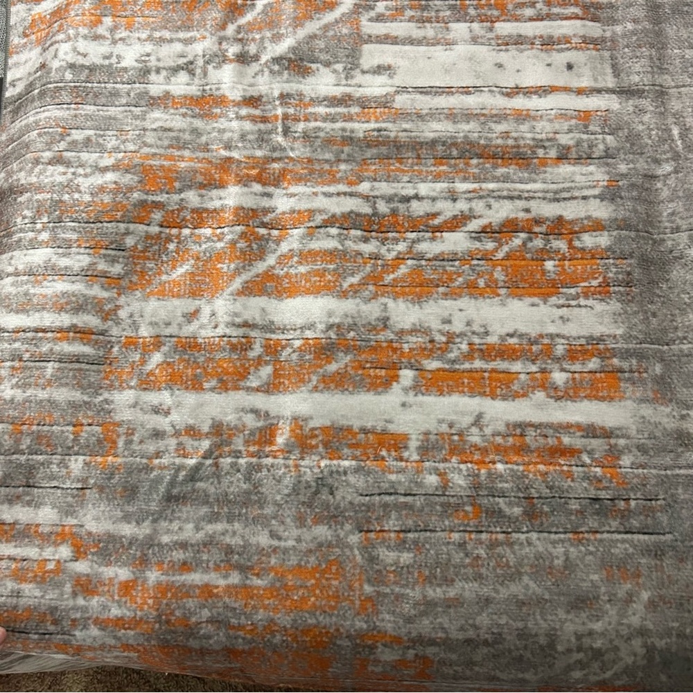 5'X7' area rug NWT